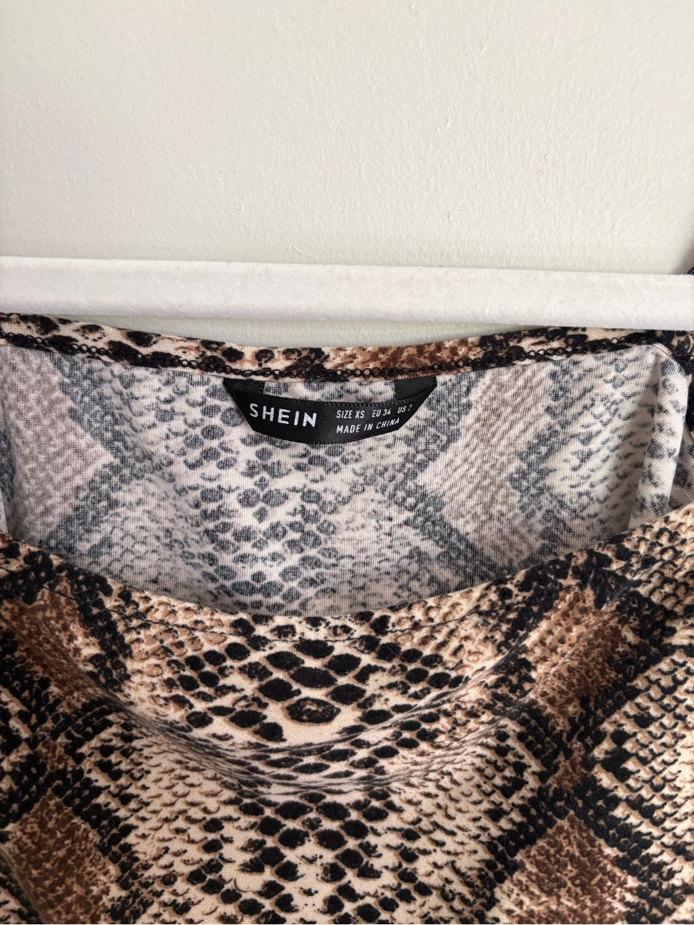 SHEIN Snake Print Top in Brown and Black Spaghetti Strap Cropped - Picture 2 of 3